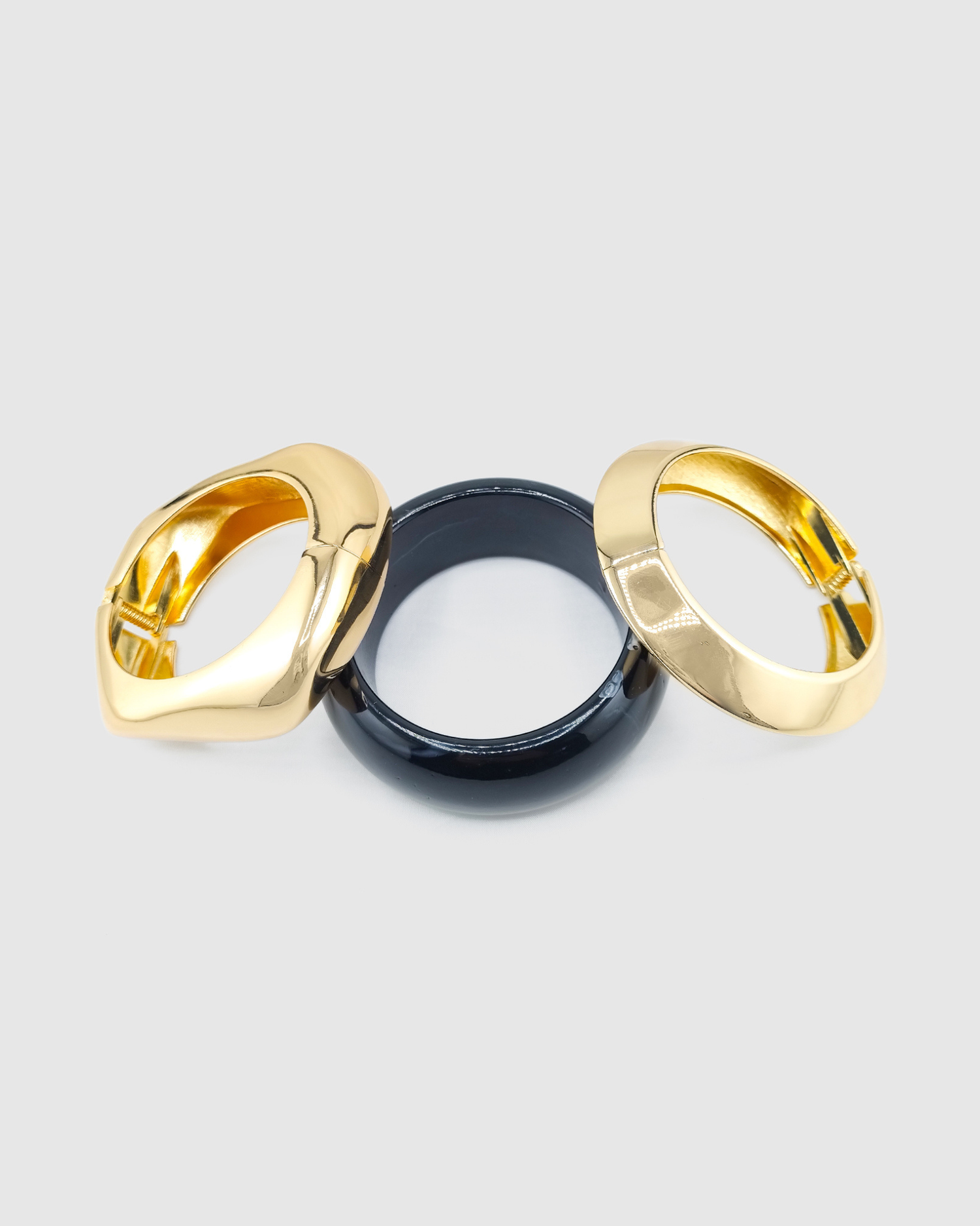 Izoa Tide Bangle Stack