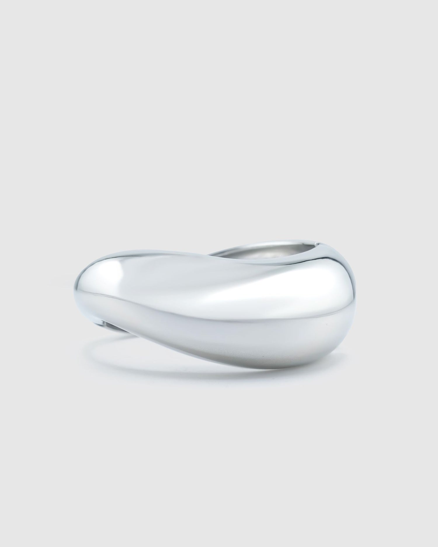 Izoa Wave Bangle Silver