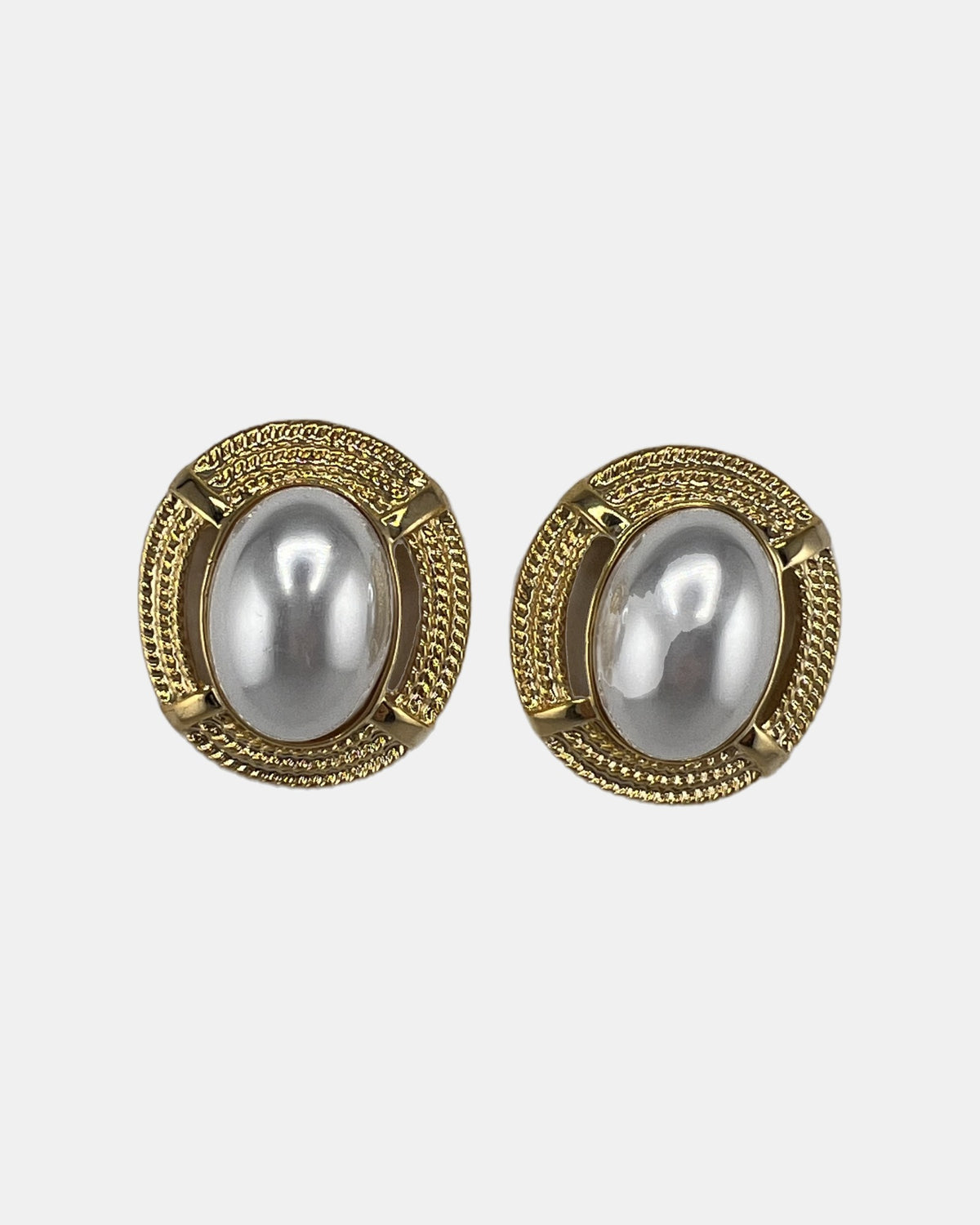 Izoa Octavia Rope Edge Oval Statement Stud Earrings Pearl - front view