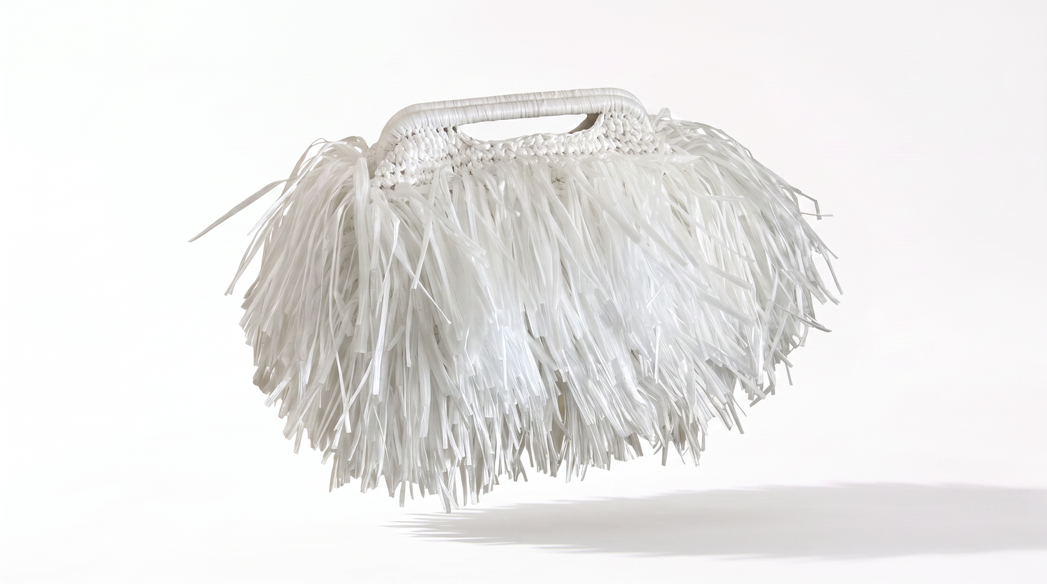 Izoa Bridgett Tassel Clutch – White Hand-Woven Crochet Fringe Bag with Handle