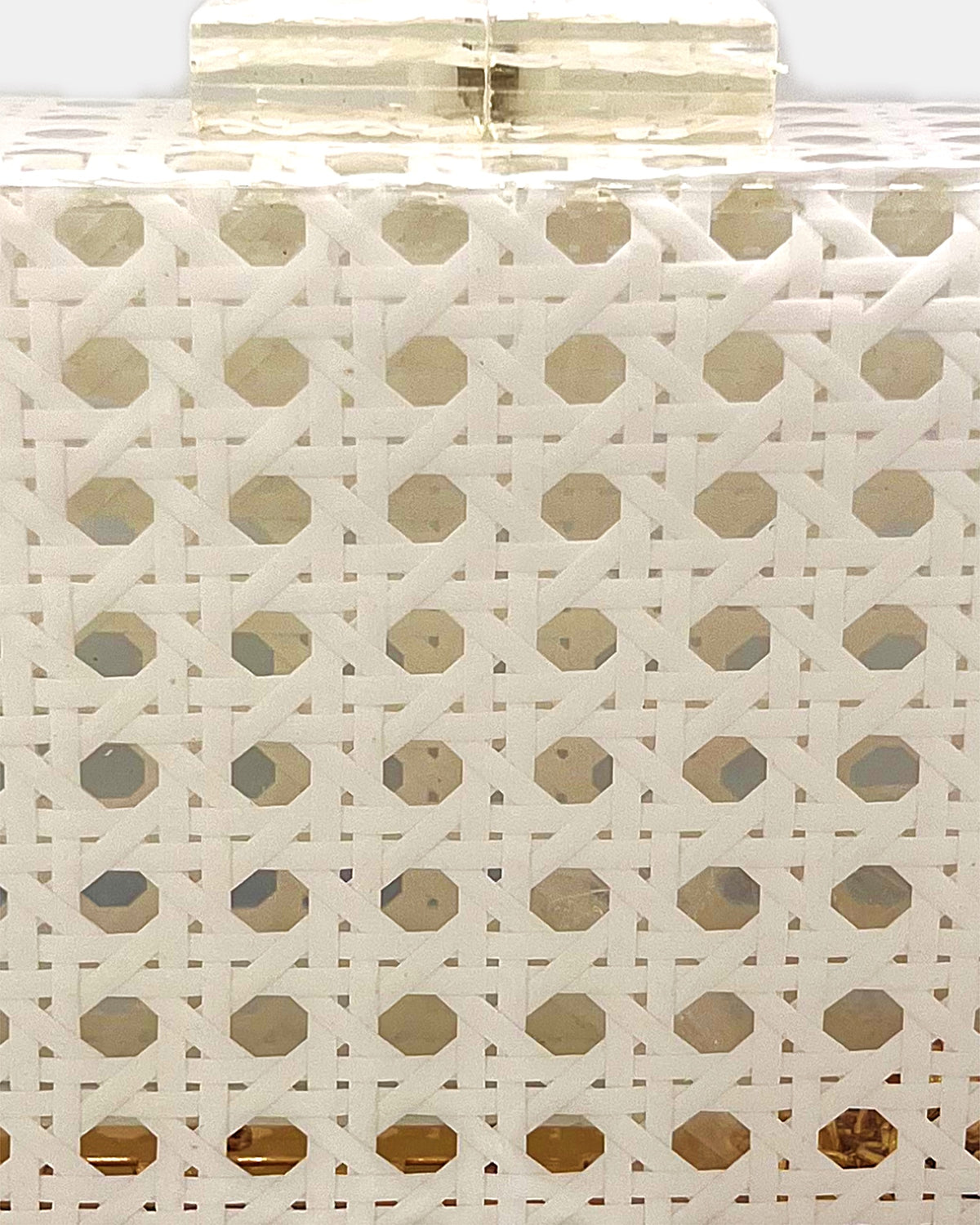Izoa Juniper Cane Acrylic Clutch in White – close-up detail
