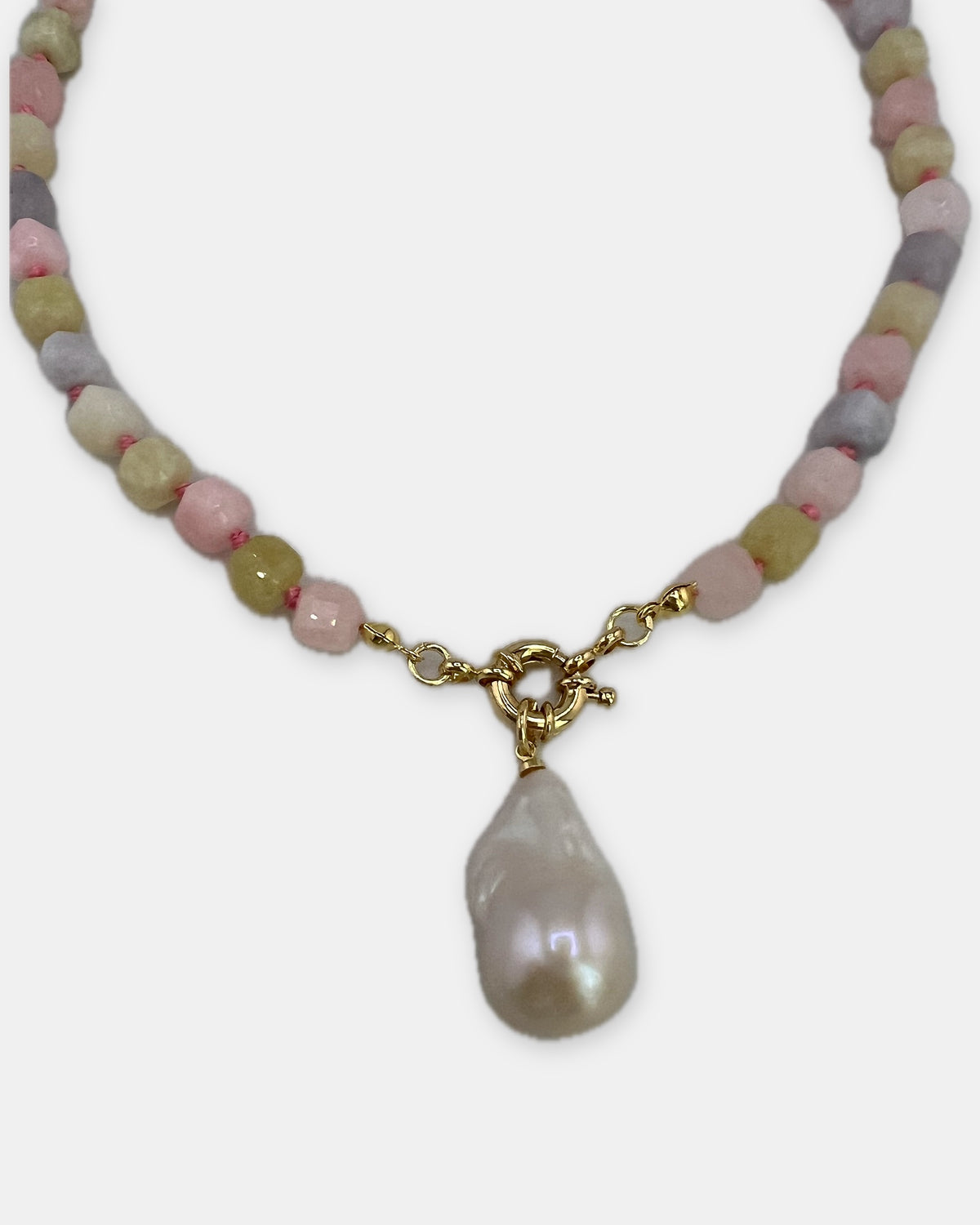 Izoa Philippa Baroque Pearl Drop Necklace in Pastel – close-up detail