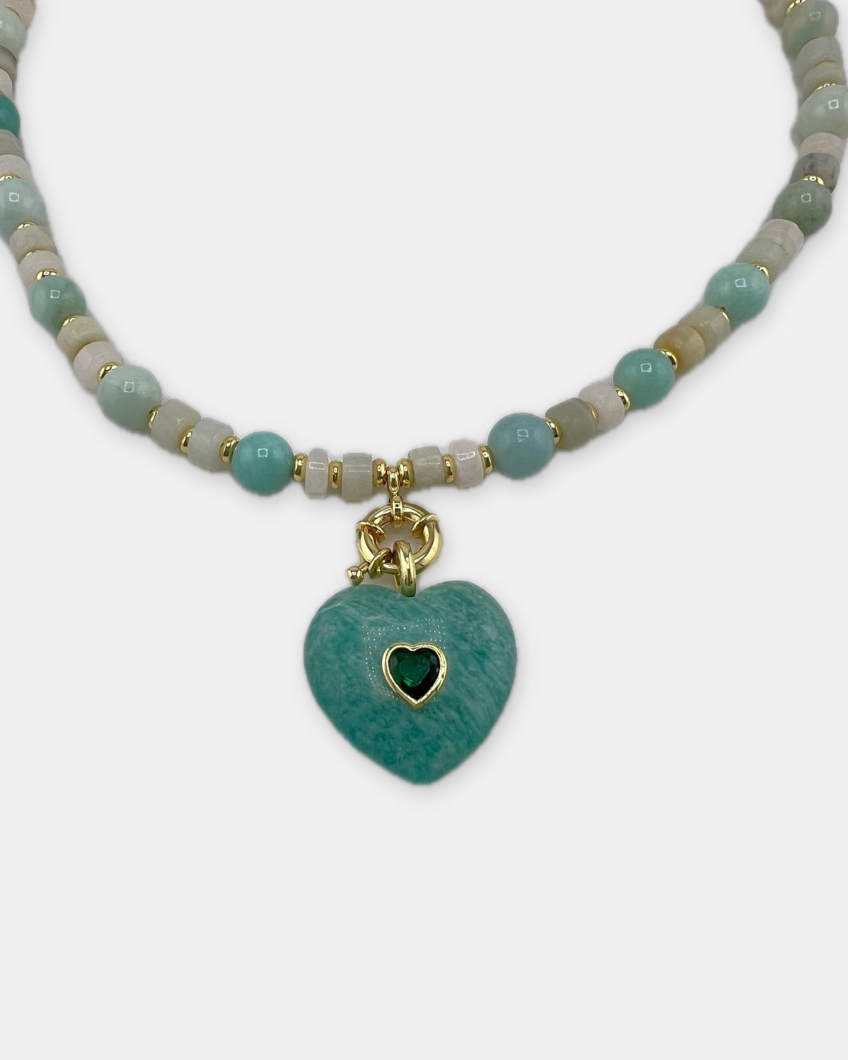 Izoa Rosamund Gemstone Heart Necklace in Amazonite – close-up detail