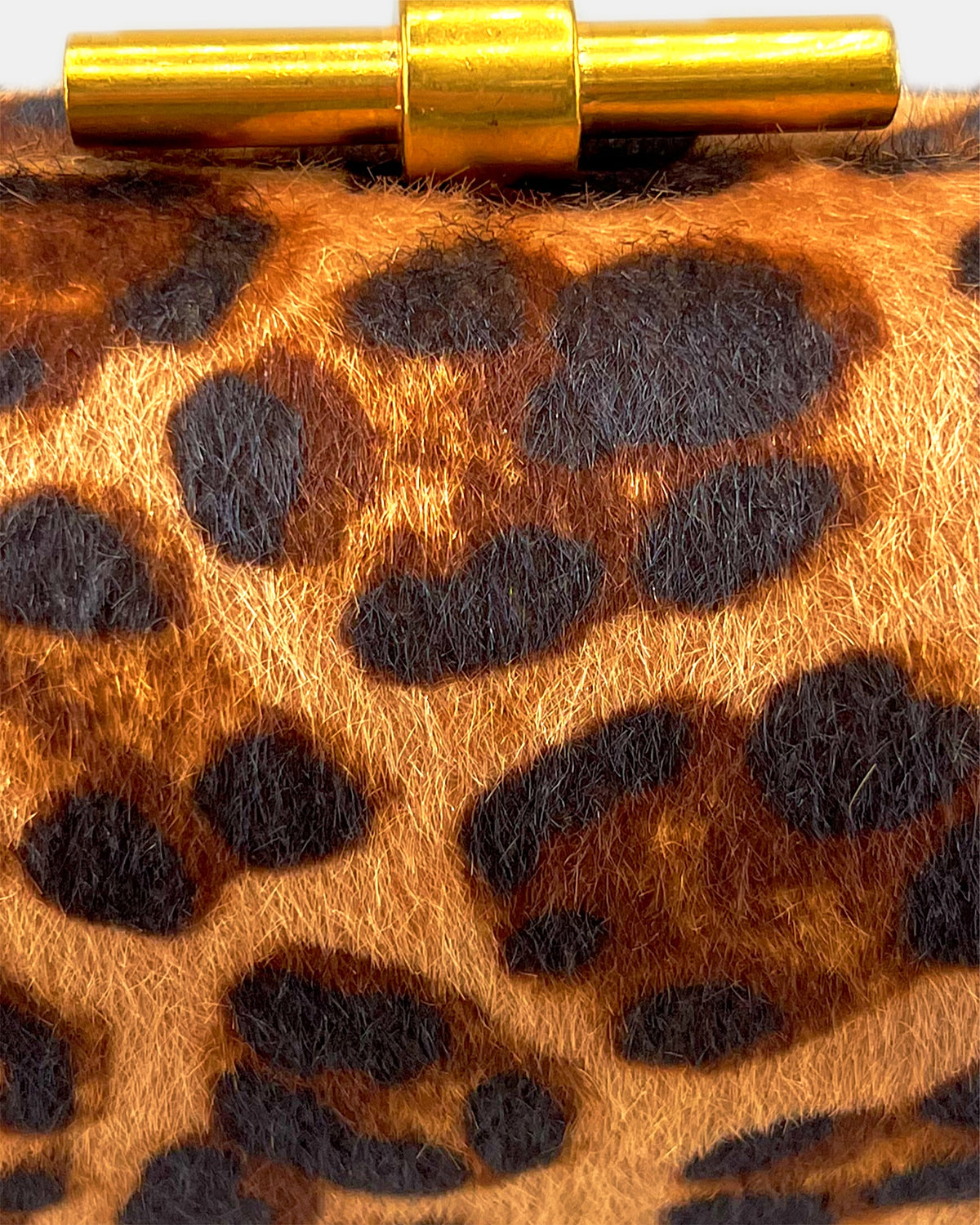 Izoa Zelda Animal Print Clutch in Leopard – close-up detail