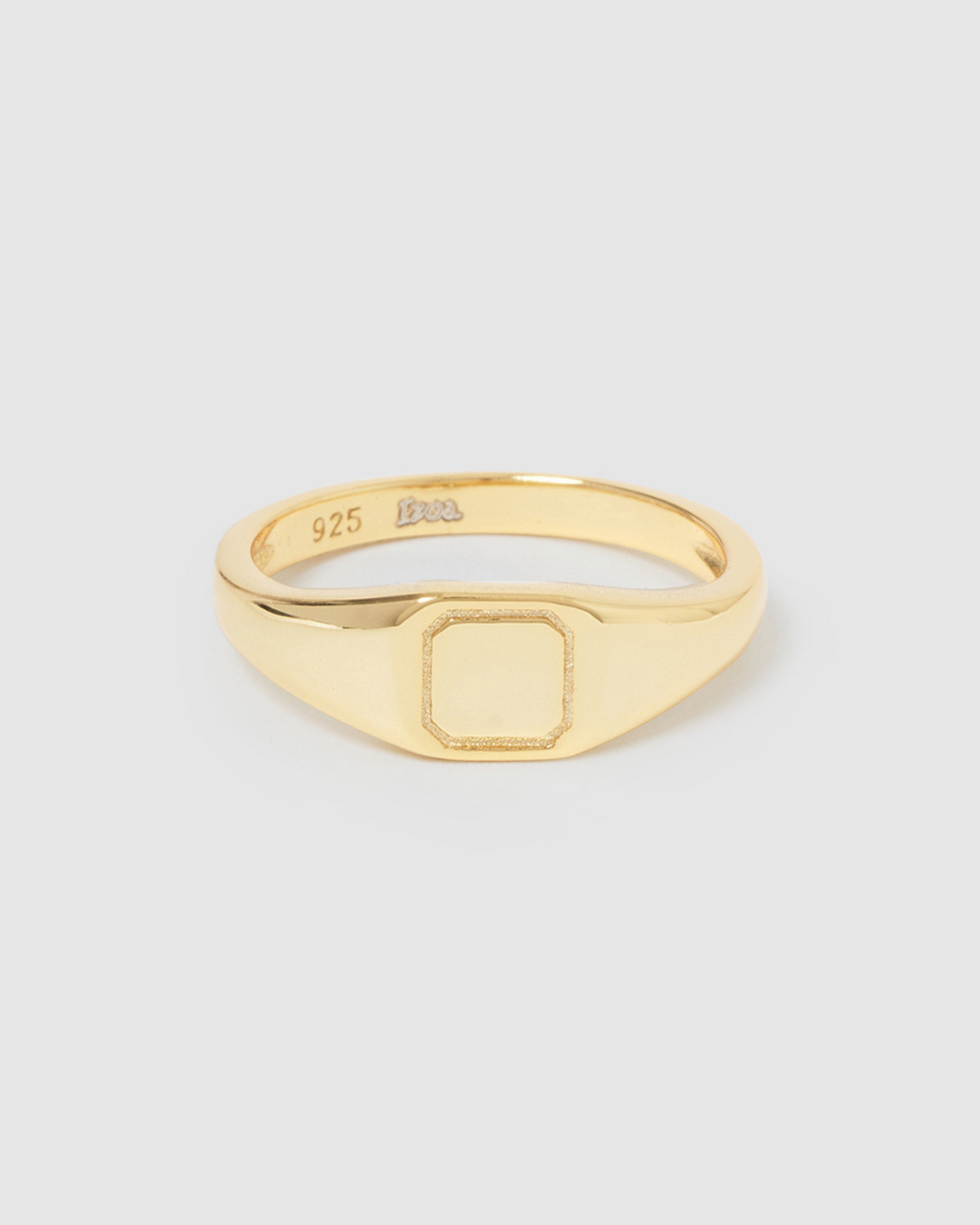 Izoa Lily Ring Gold
