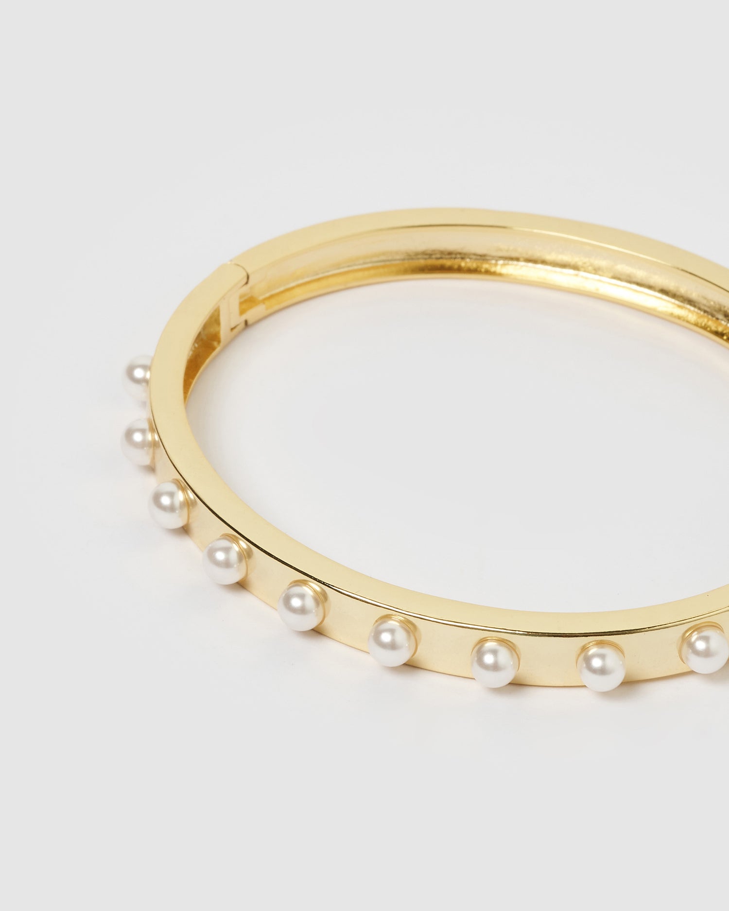 Izoa Snow Embellished Cuff Gold