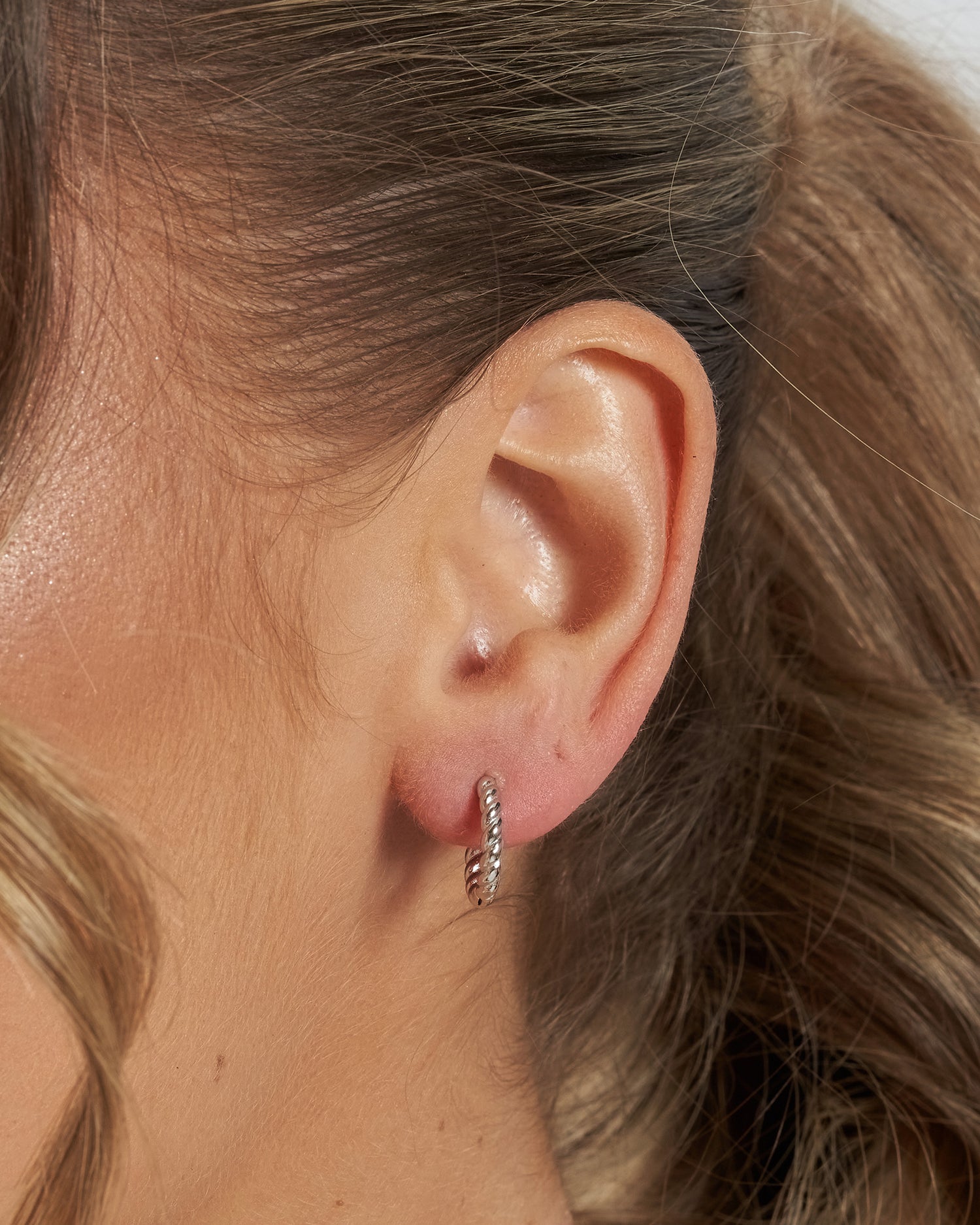 Izoa Gracie Huggie Earrings Silver