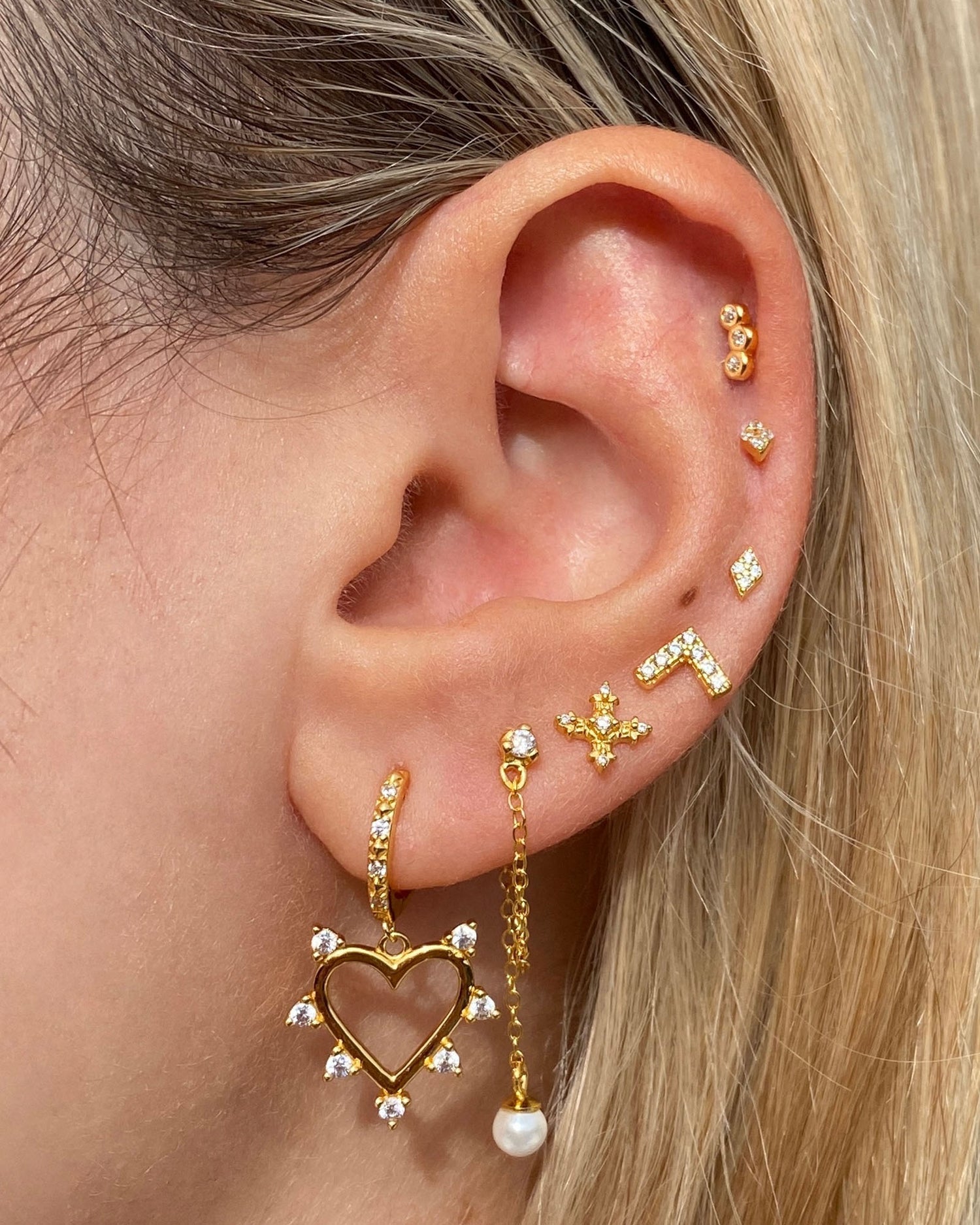 Izoa Caitlin Huggie Earrings Gold