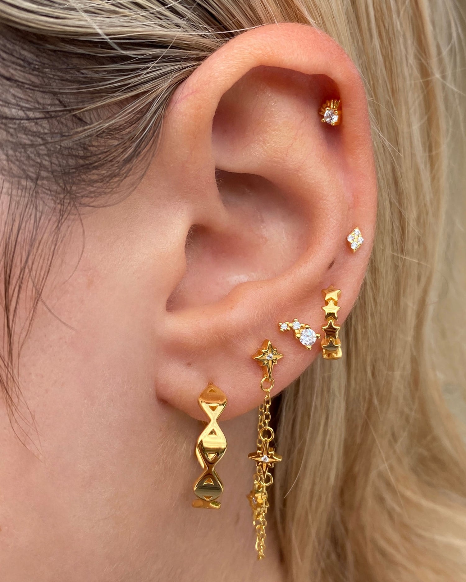 Izoa Zara Star Huggie Earrings Gold
