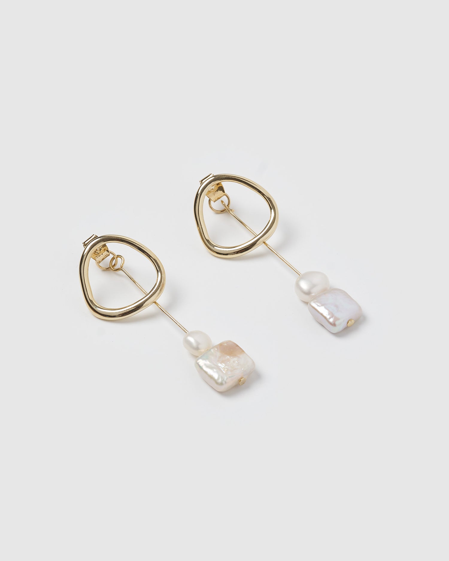 Izoa Venus Earrings Gold Freshwater Pearl